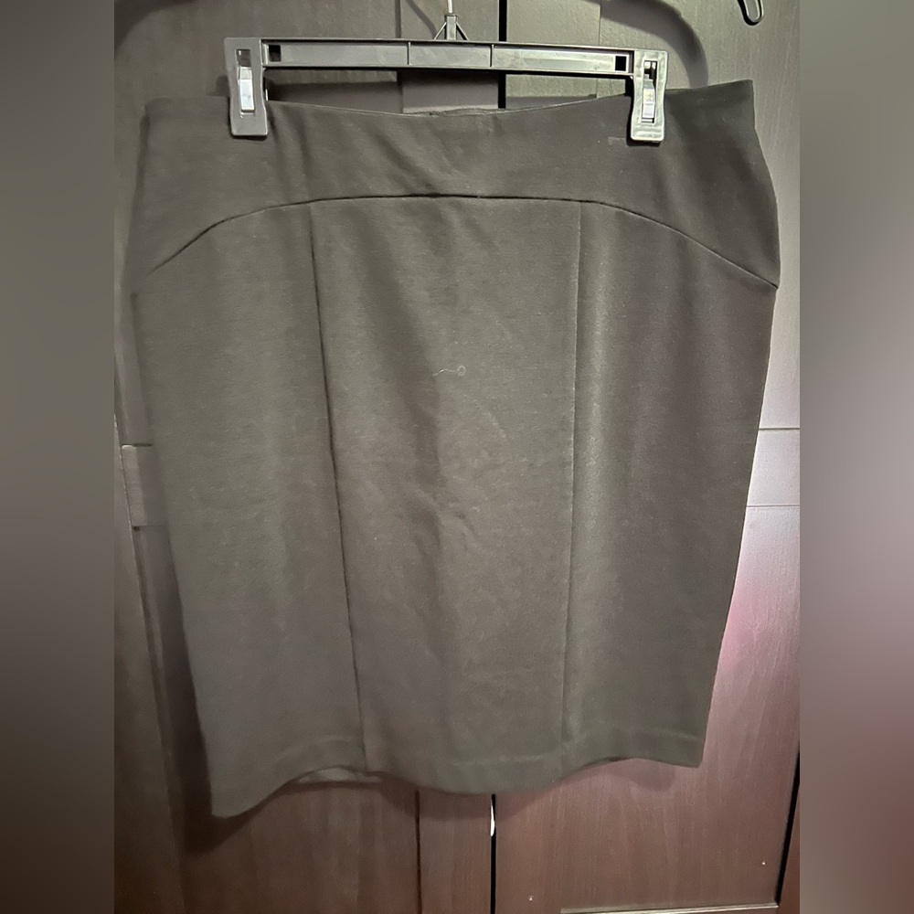 Knit stretch skirt